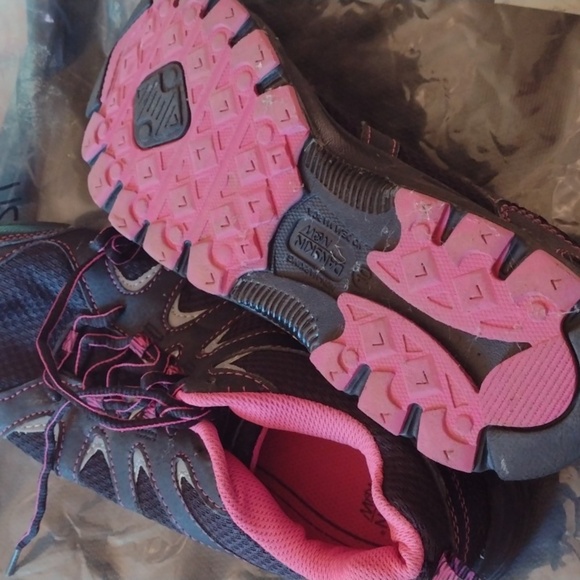 Women's Danskin Now Pink and Gray Athletic Shoes size 10 - Picture 2 of 3